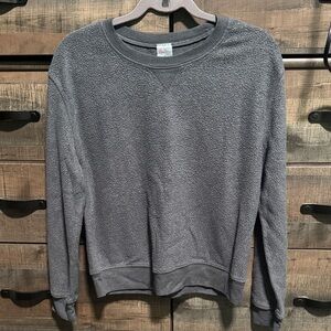 No Boundaries Women's Textured Gray Crewneck Sweater